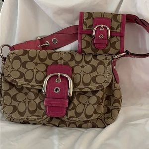 Coach Signature shoulder bag